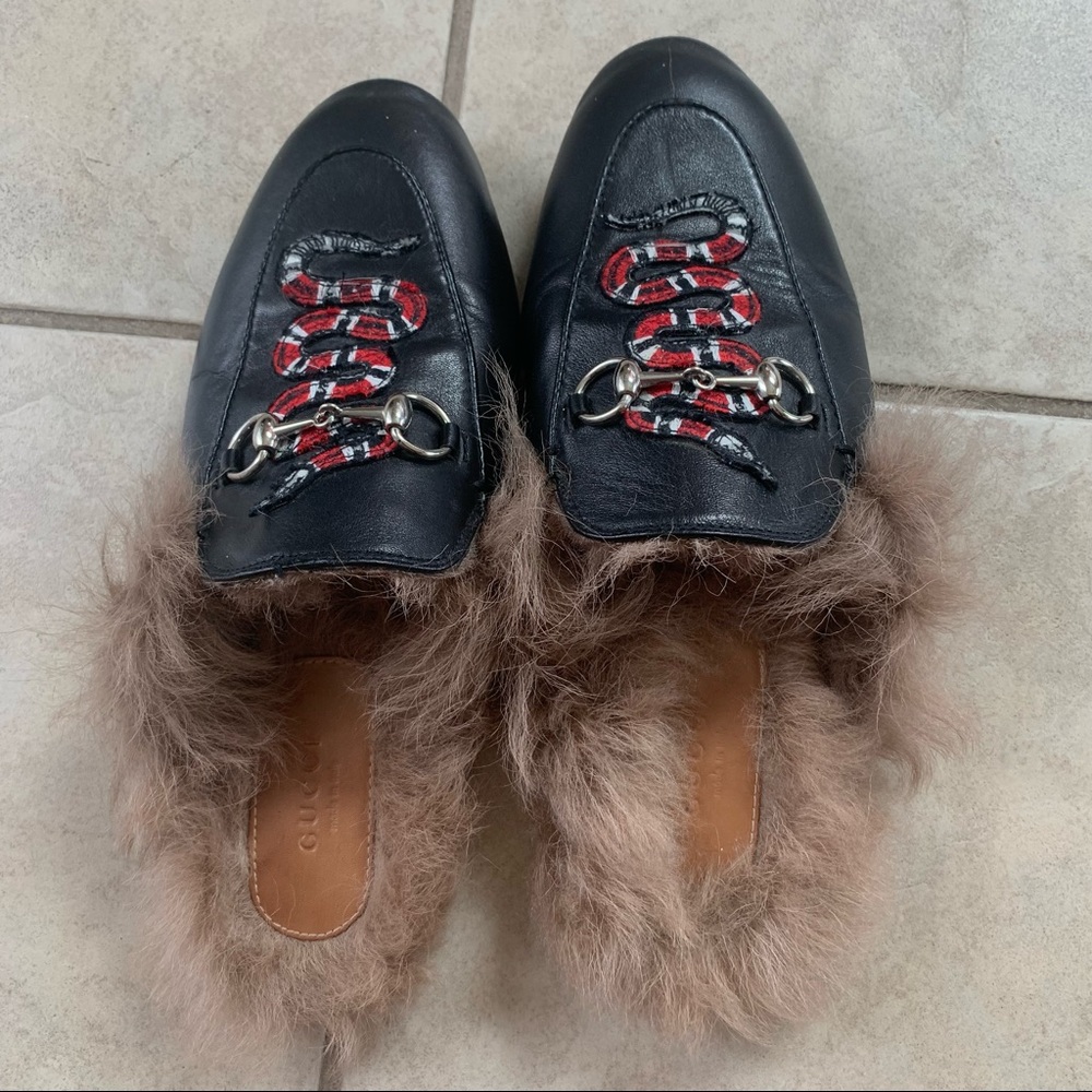 GUCCI Black Snake Embroidered Leather and Fur Lined Princetown Mules
